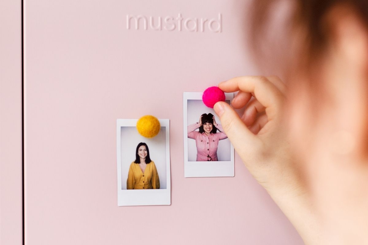 Make your own - pom pom magnets