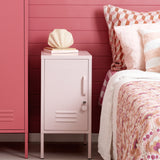 Der Shorty in Blush to the Left