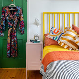 Der Shorty in Blush to the Left