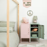 Der Shorty in Blush to the Left