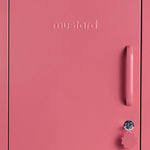 Der Shorty in Berry to the Left