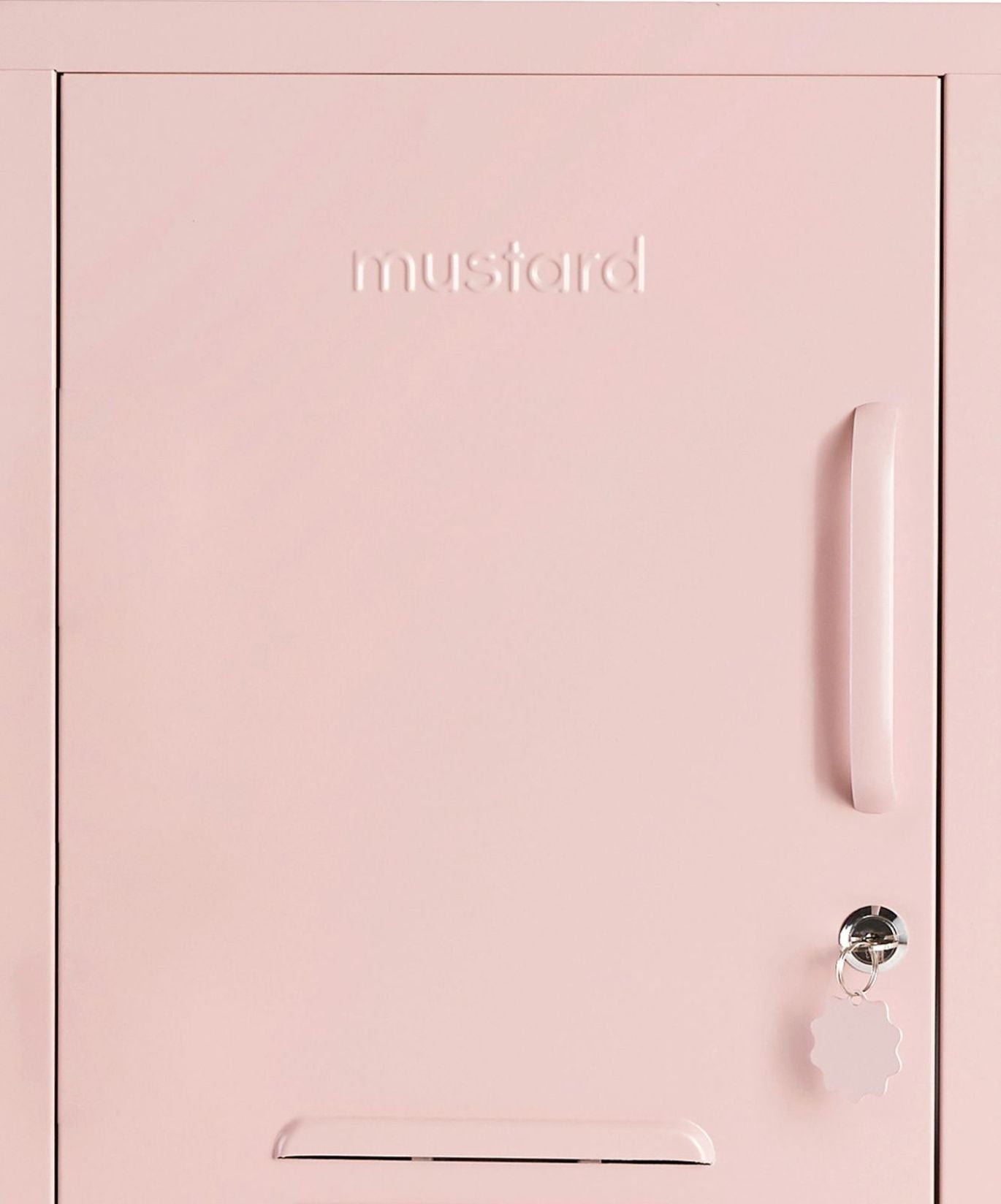 Der Shorty in Blush to the Left