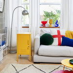 Der Shorty in Mustard nach links