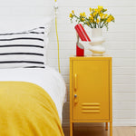 Der Shorty in Mustard