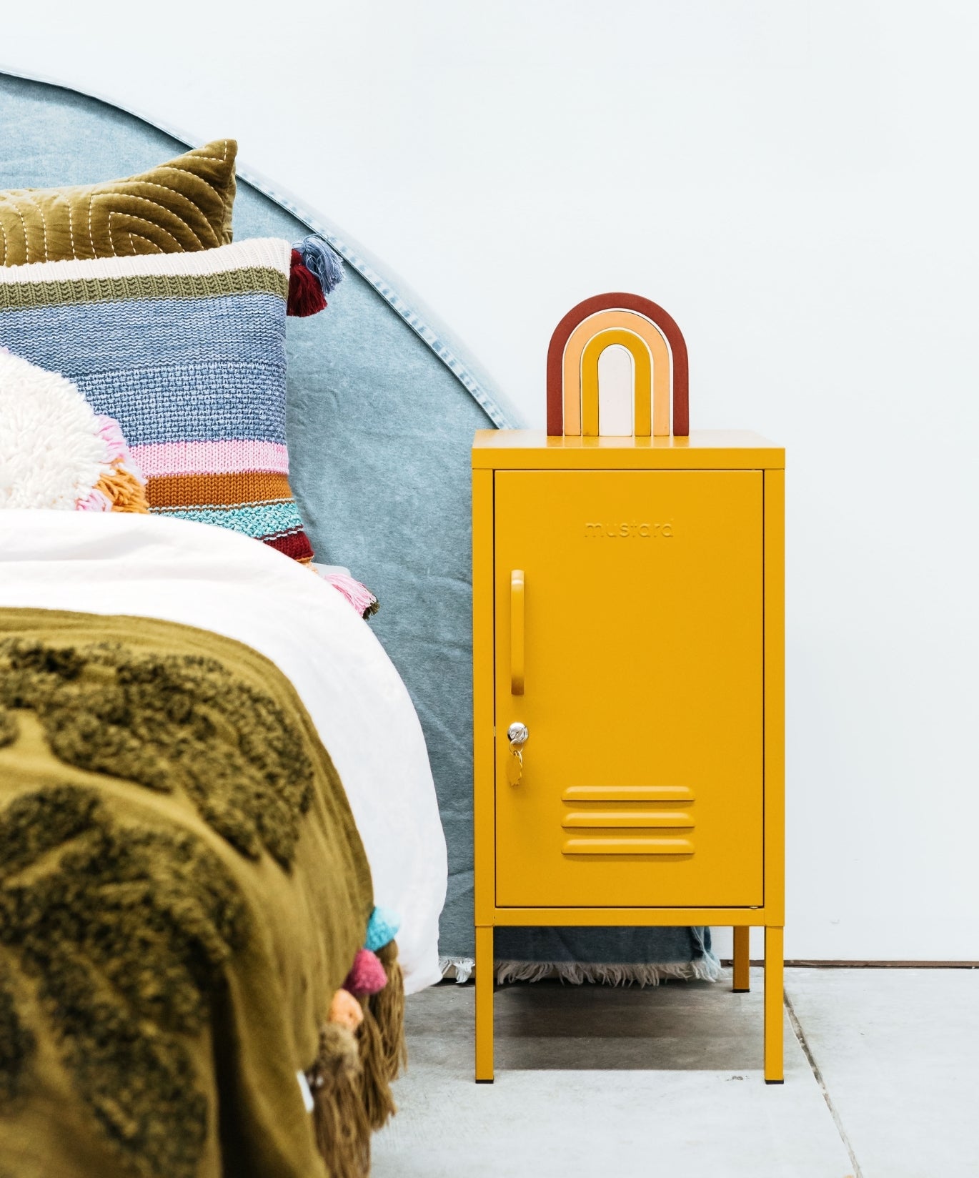 Der Shorty in Mustard