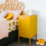 Der Shorty in Mustard