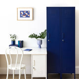 Die Skinny in Marineblau