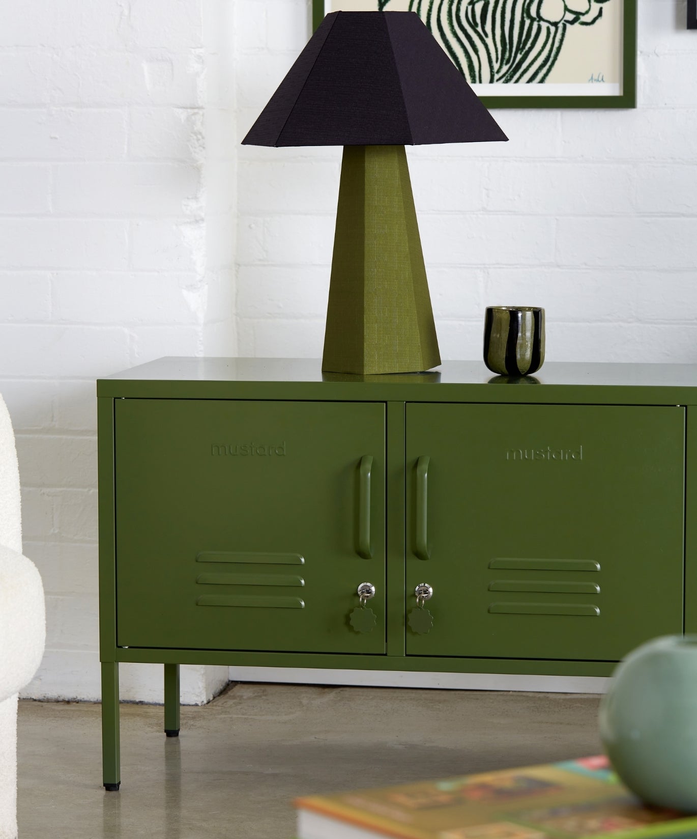 Der Standard in Olive