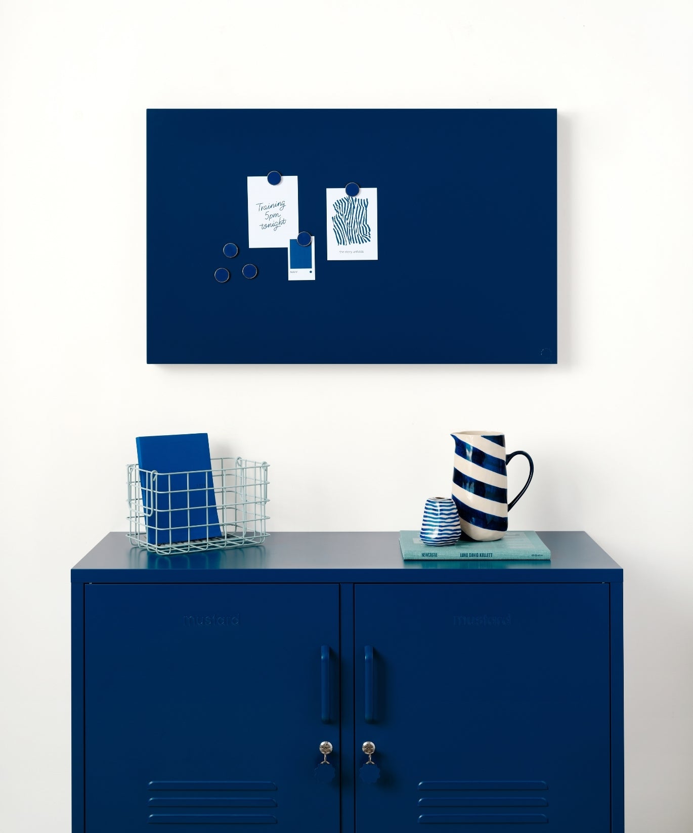 Los Buttons en azul marino