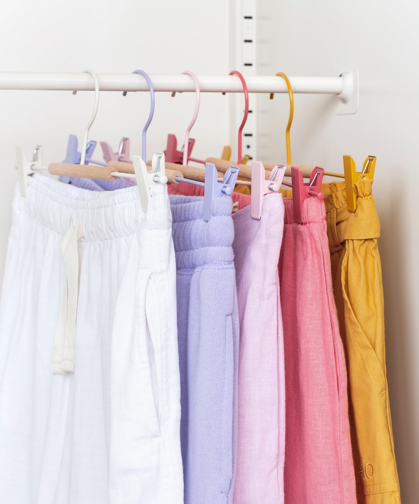 Perchas de clip para adultos en verano