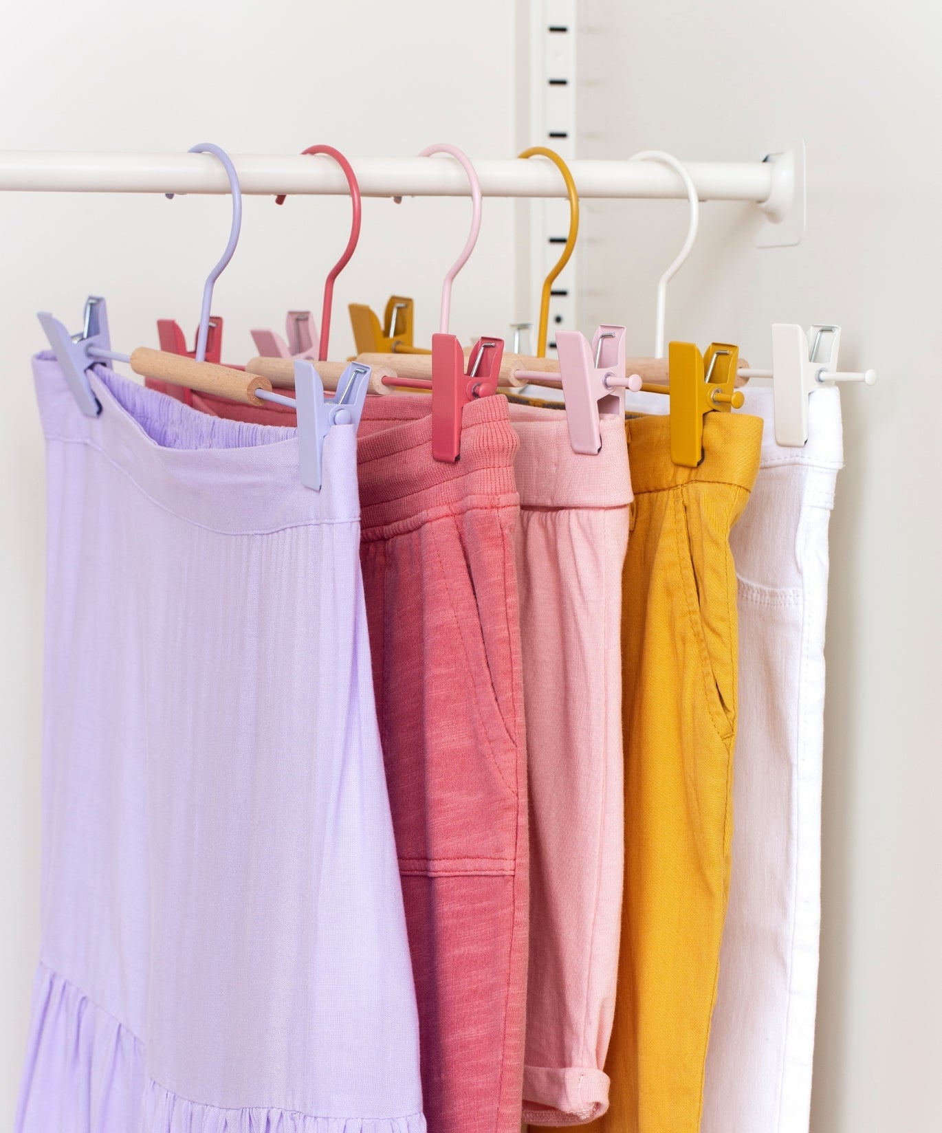 Perchas para niños en verano