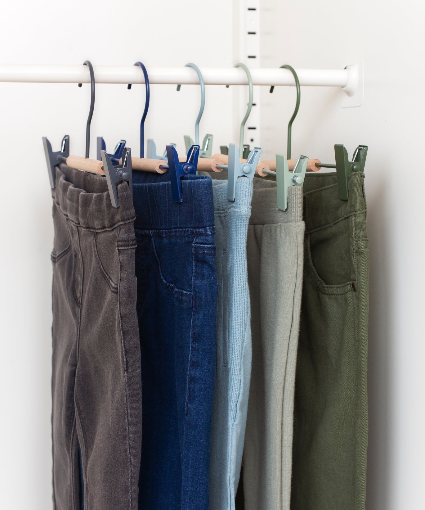 Perchas para niños en invierno