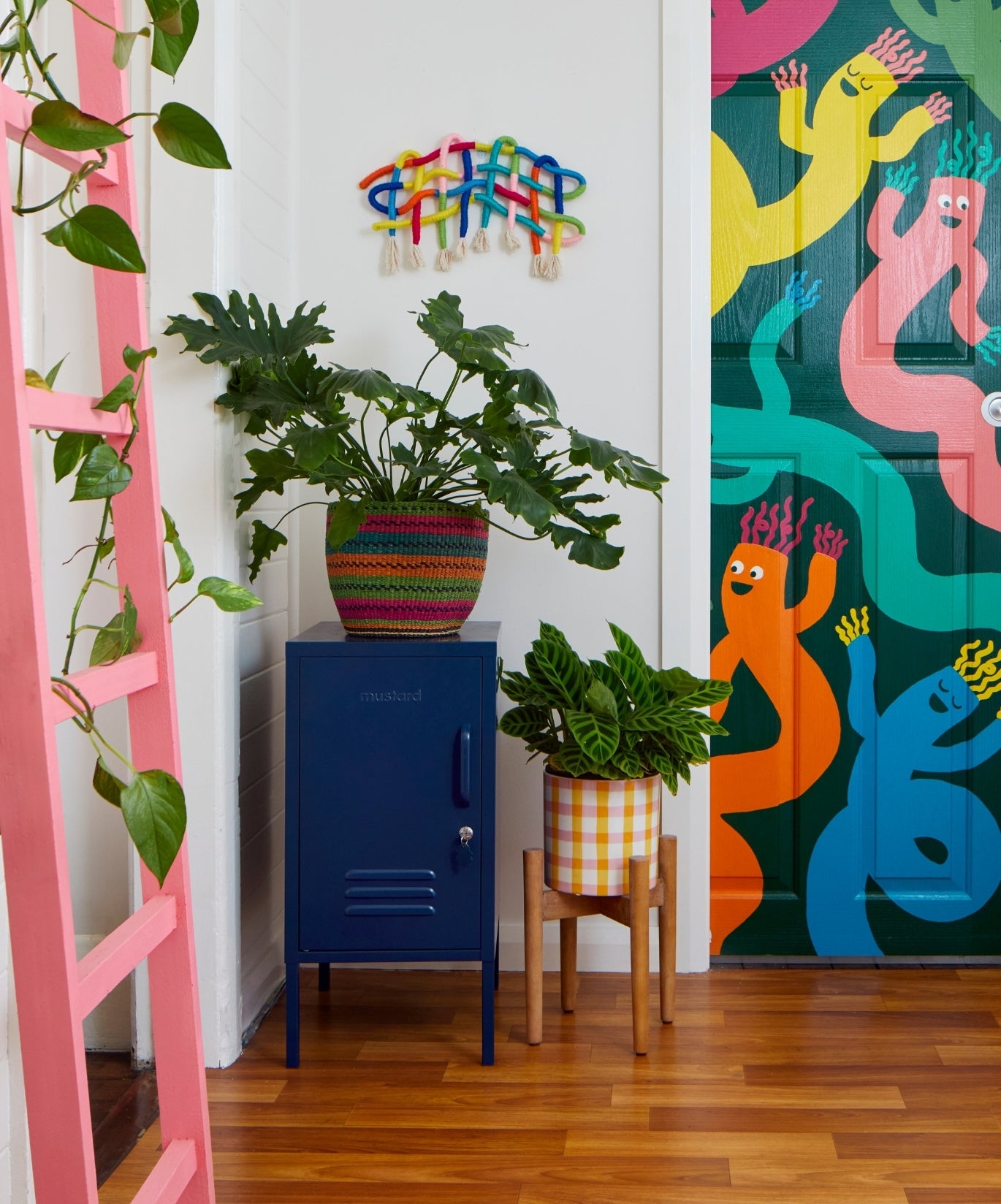 El Shorty de la Marina a la izquierda