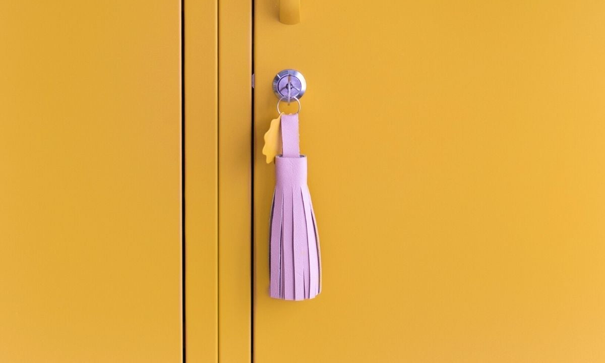 faites le vôtre - porte-clés à pompon en cuir