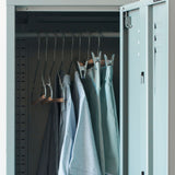 Cintres à clip pour adultes dans l'océan