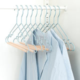 Cintres pour adultes en océan