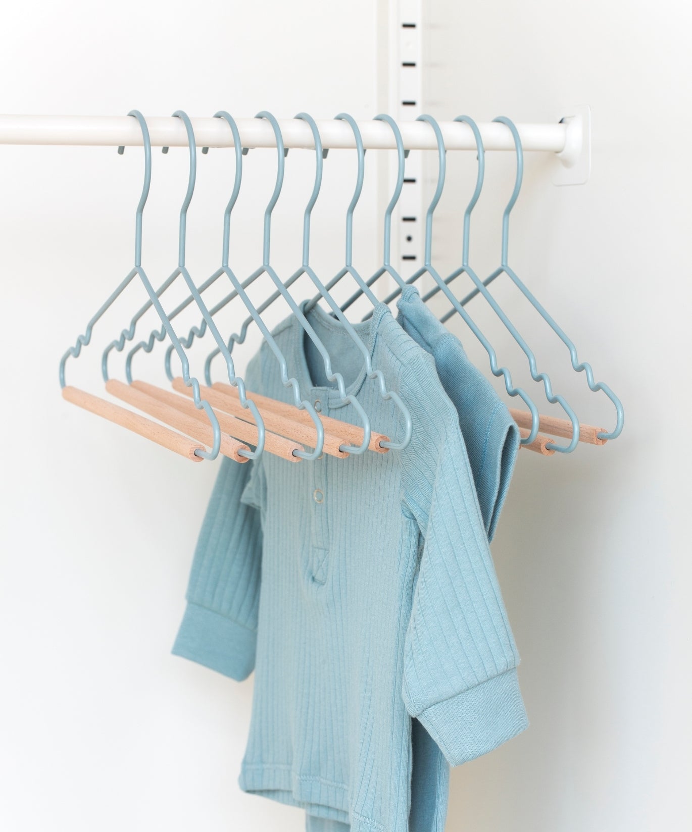 Cintres Kids Top dans l'océan