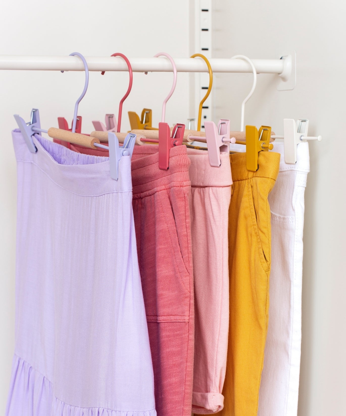 Cintres à pince pour enfants en été