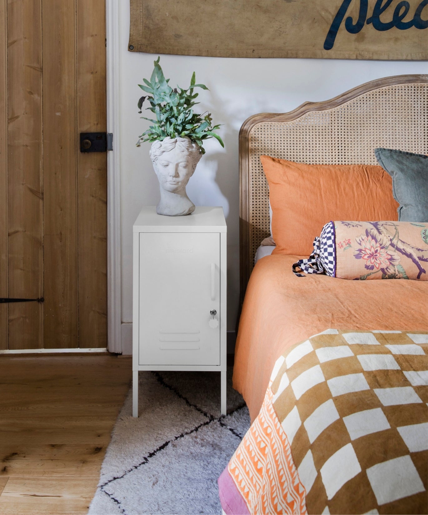 Le Shorty dans Chalk to the Left