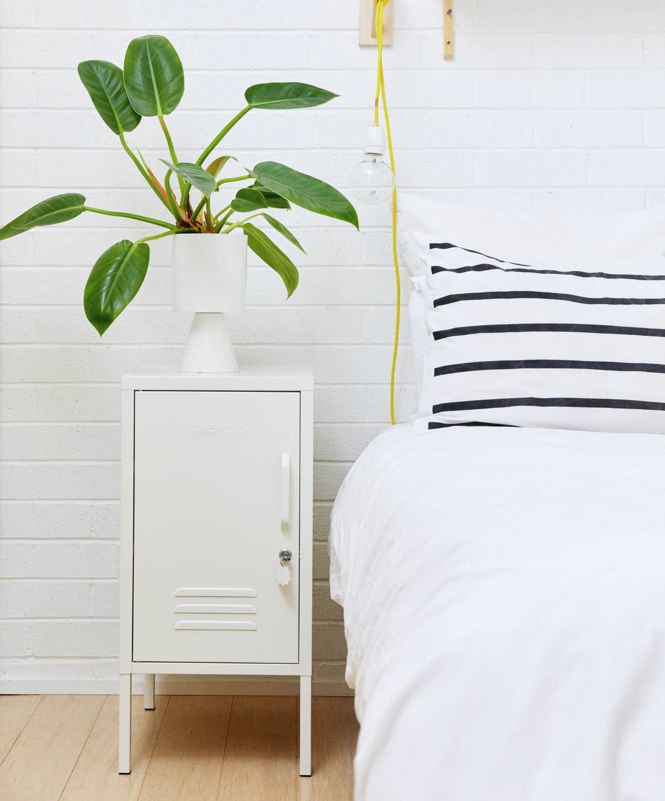 Le Shorty dans Chalk to the Left