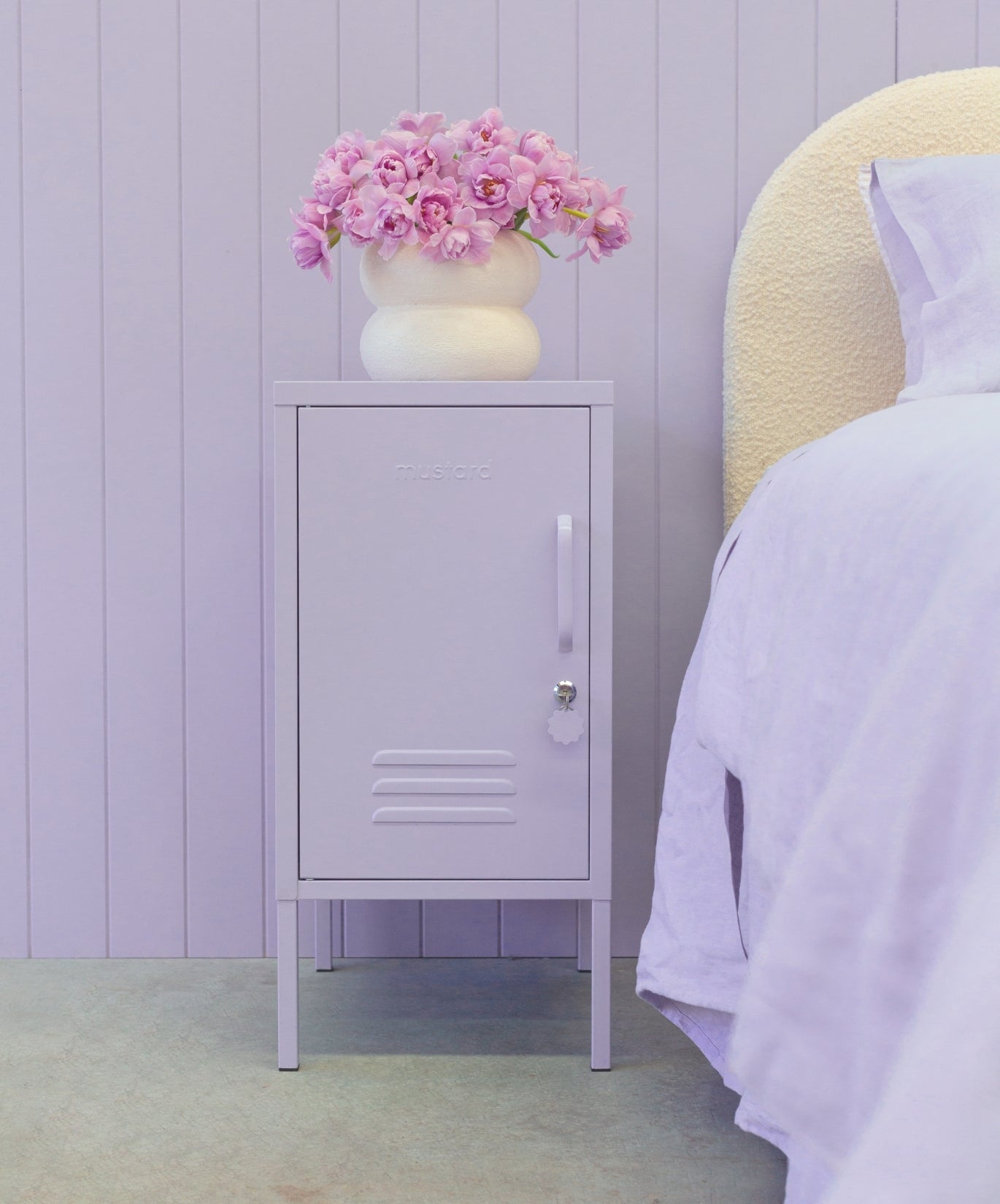 Le Shorty en lilas à gauche