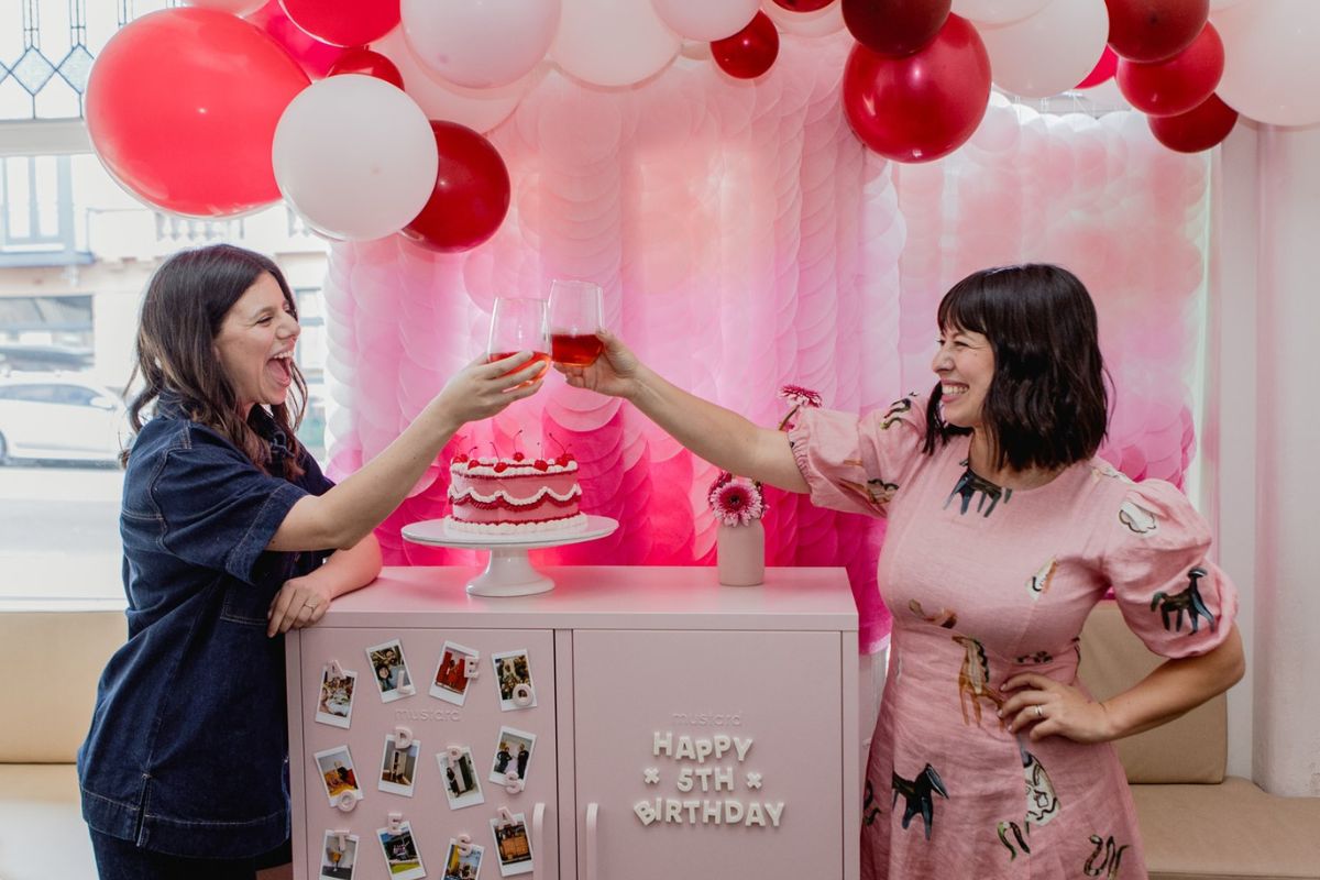 Festeggiamenti per i 5 anni di Mustard