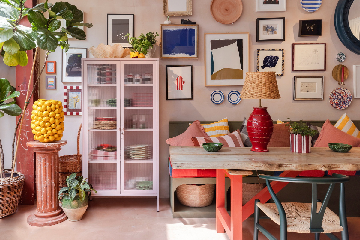 Il Collector in Blush in un soggiorno di stile