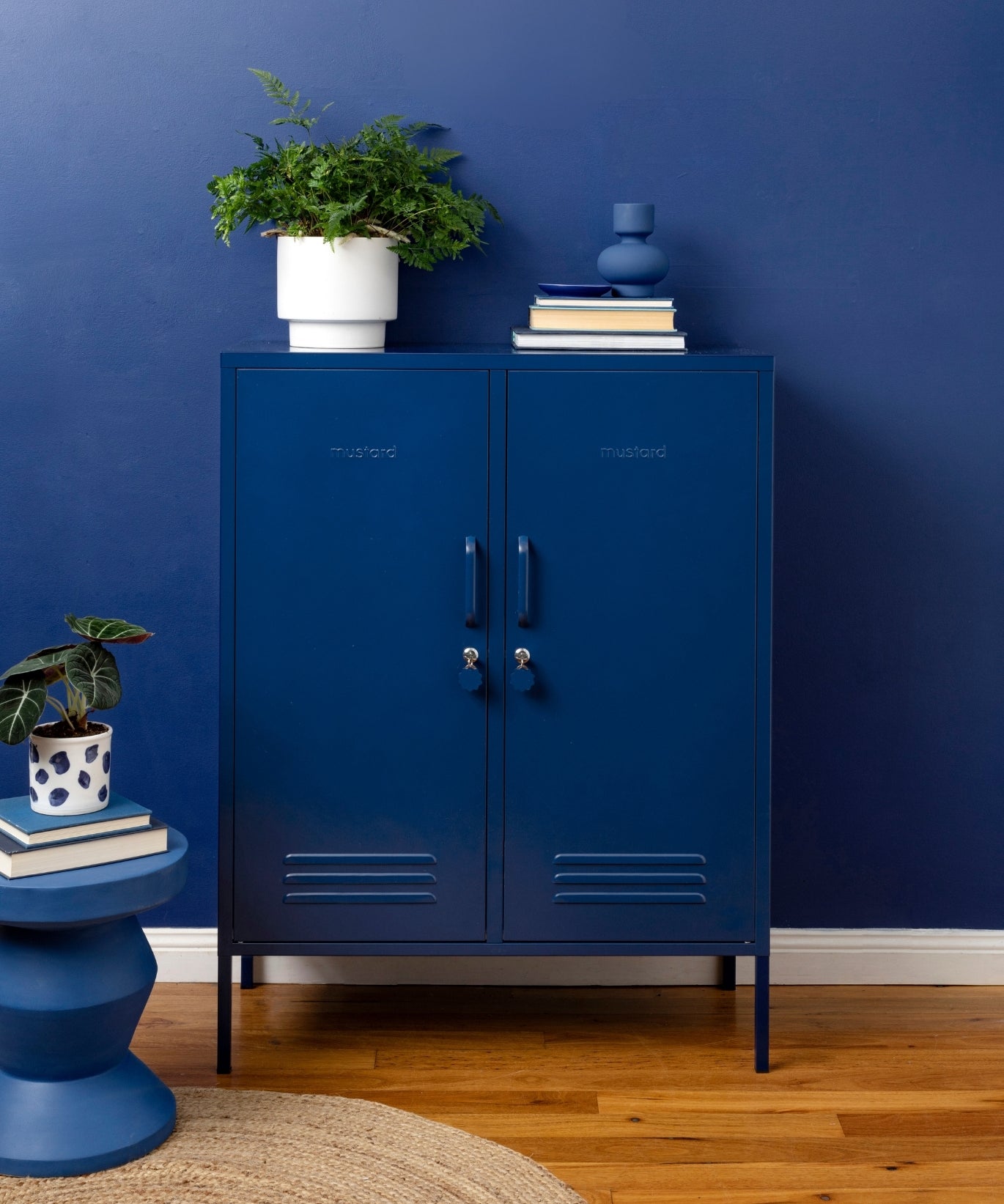 Il modello Midi in blu scuro