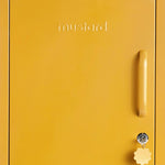 Lo Shorty in Mustard a sinistra